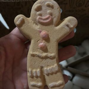 LUSH Shrek bath bomb set